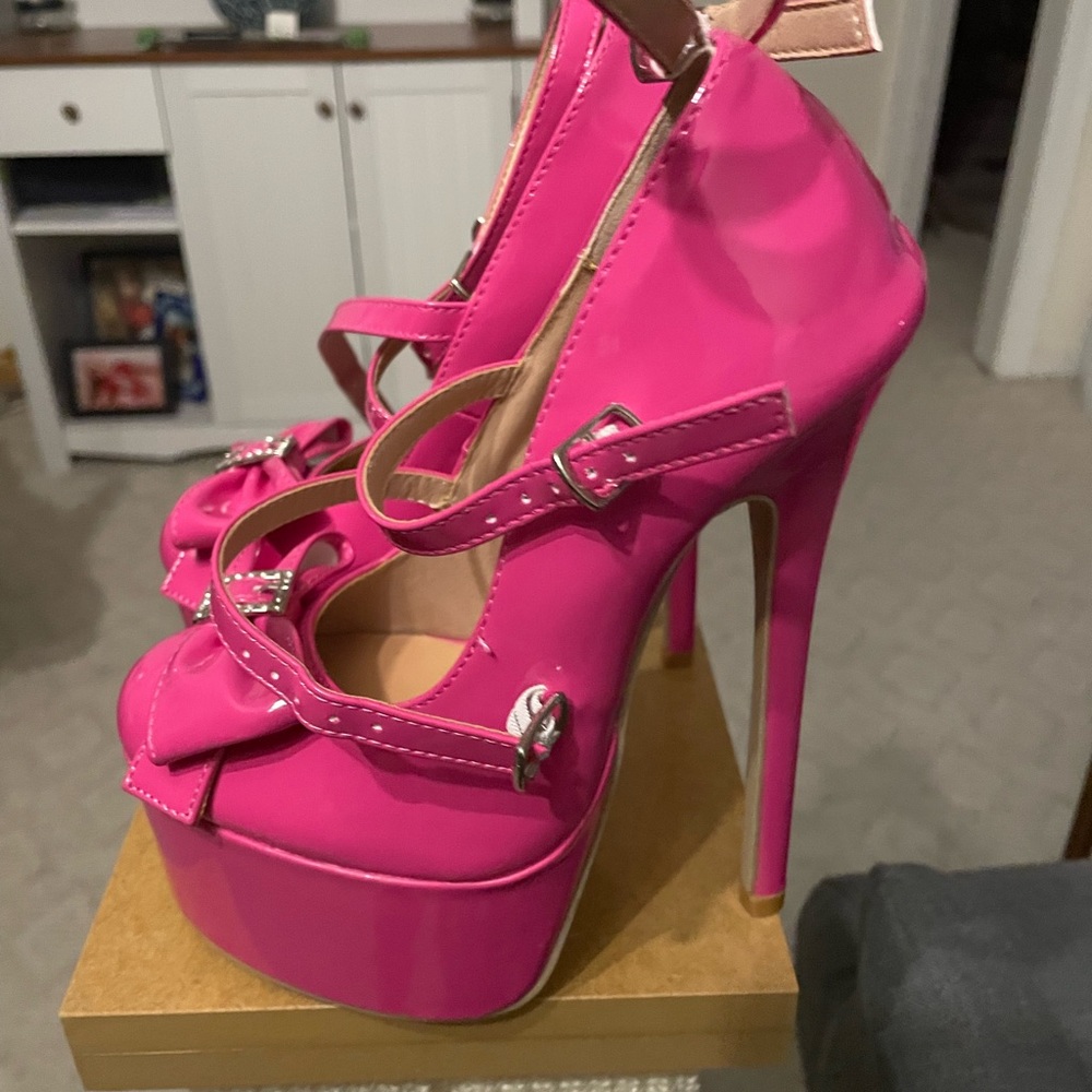 Brand new never worn shoes!
